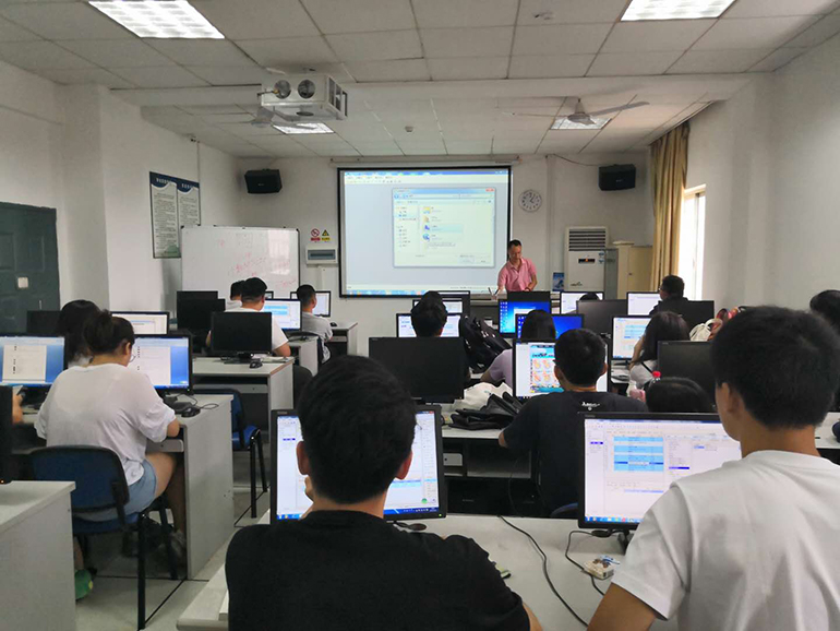 江西财经大学旅游与城市管理学院2019土地整理概预算软件实训如期举行