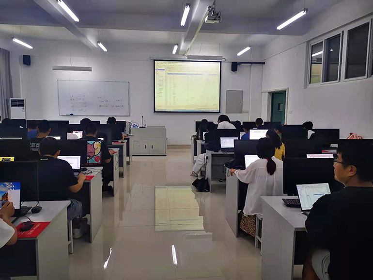 安徽公司在安徽水利水电职业技术学院举行为期三周的水利电算化实训